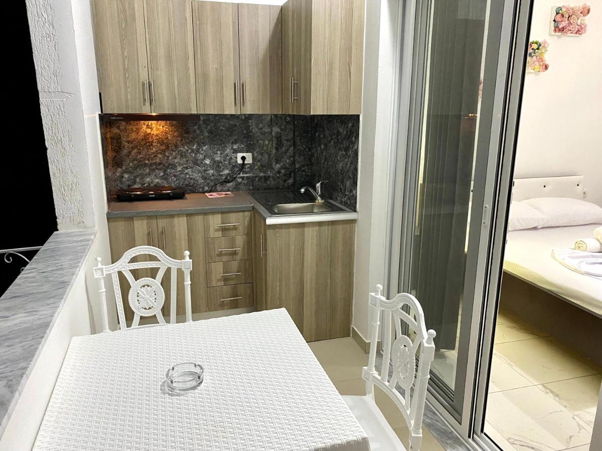 Apartmente Pamela Sarandë Exterior foto
