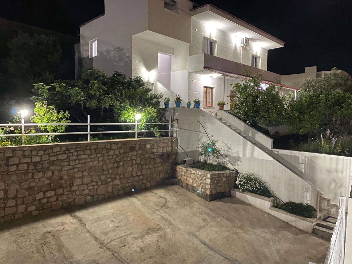 Apartmente Pamela Sarandë Exterior foto