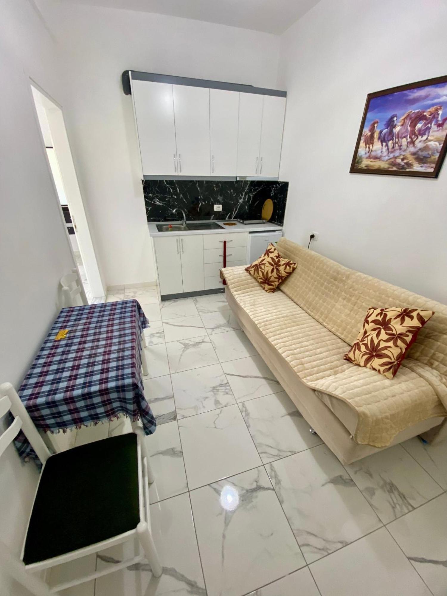Apartmente Pamela Sarandë Exterior foto